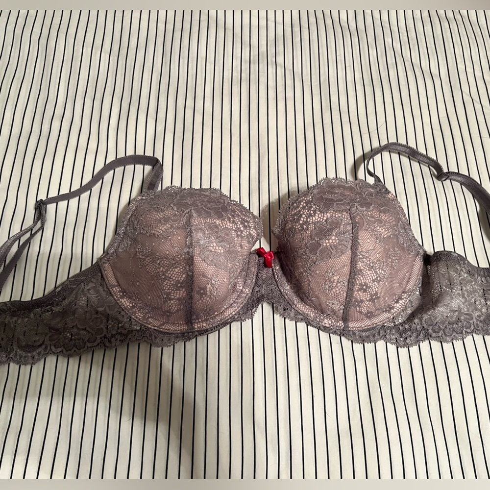 Victoria’s Secret Dream Angels grey lace lined demi bra, size 34C